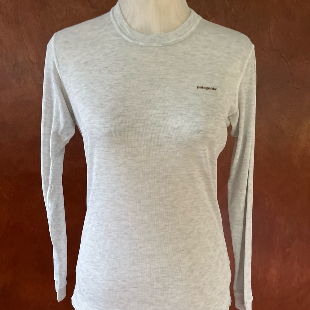 Patagonia Women's Light Gray Long Sleeve Tee